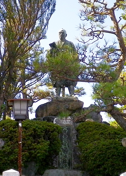 イメージ写真：津金文左衛門像